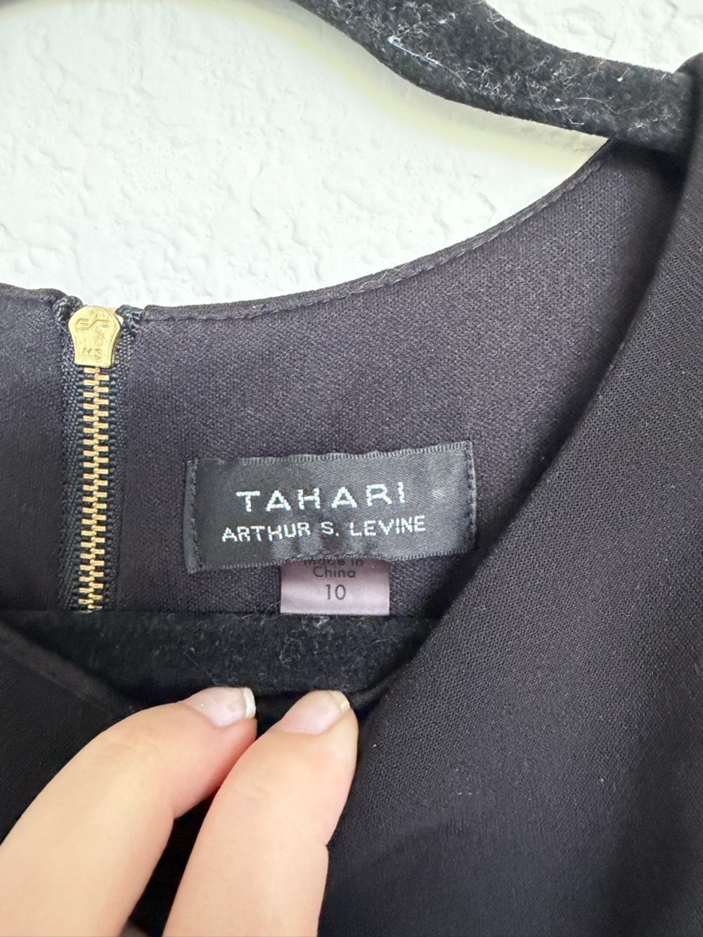Tahari Black Cap Sleeve Scalloped Dress - Picture 3 of 4